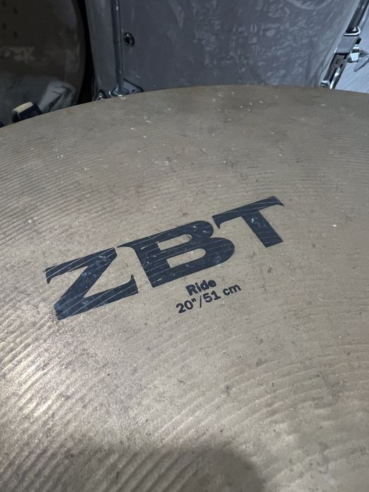Pack 3 Pratos Bateria Zildjian ZBT Hi Hats Ride