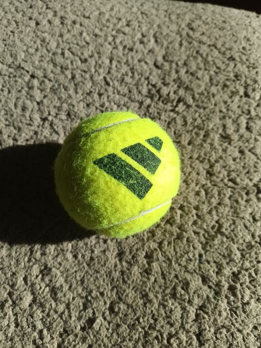 Bola de tenis adidas