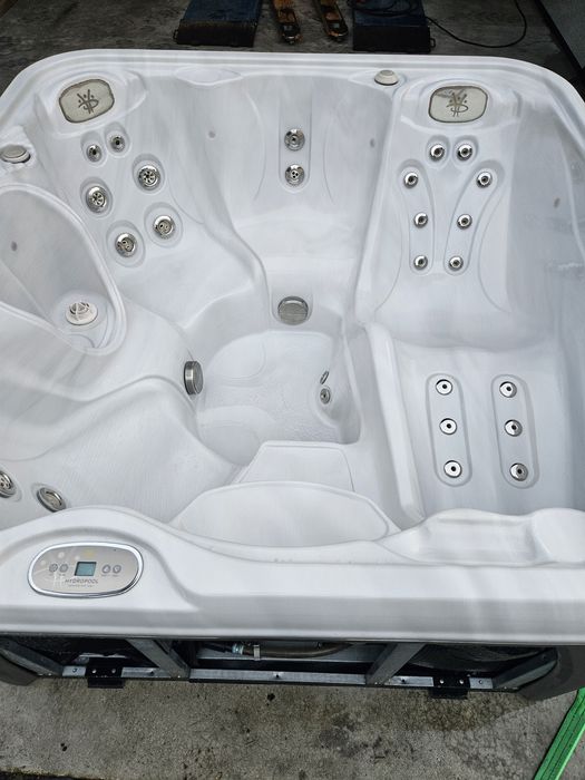 Jacuzzi Hydropool wanna ogrodowa całoroczna basen balia bania