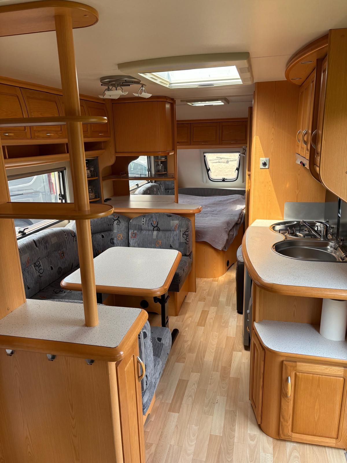 Przyczepa kempingowa Hobby Prestige KMFE 650