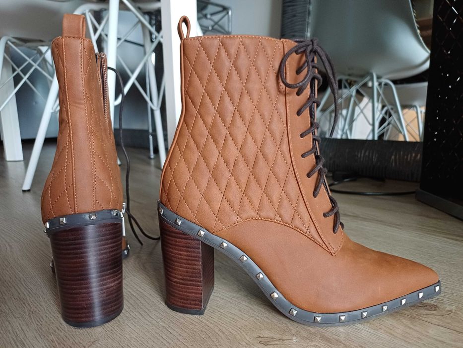 buty  na obcasie słupek