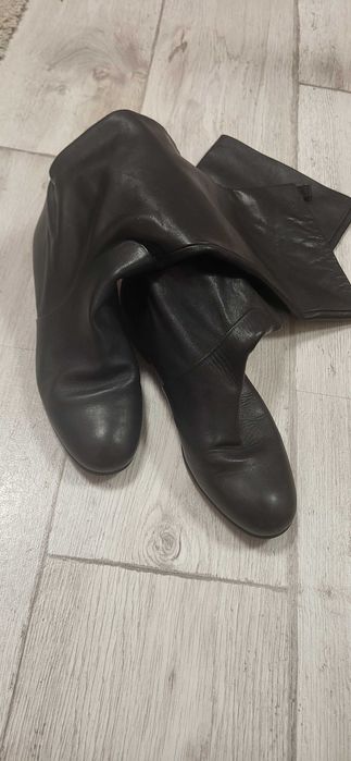 Шкіряні трендові чоботи