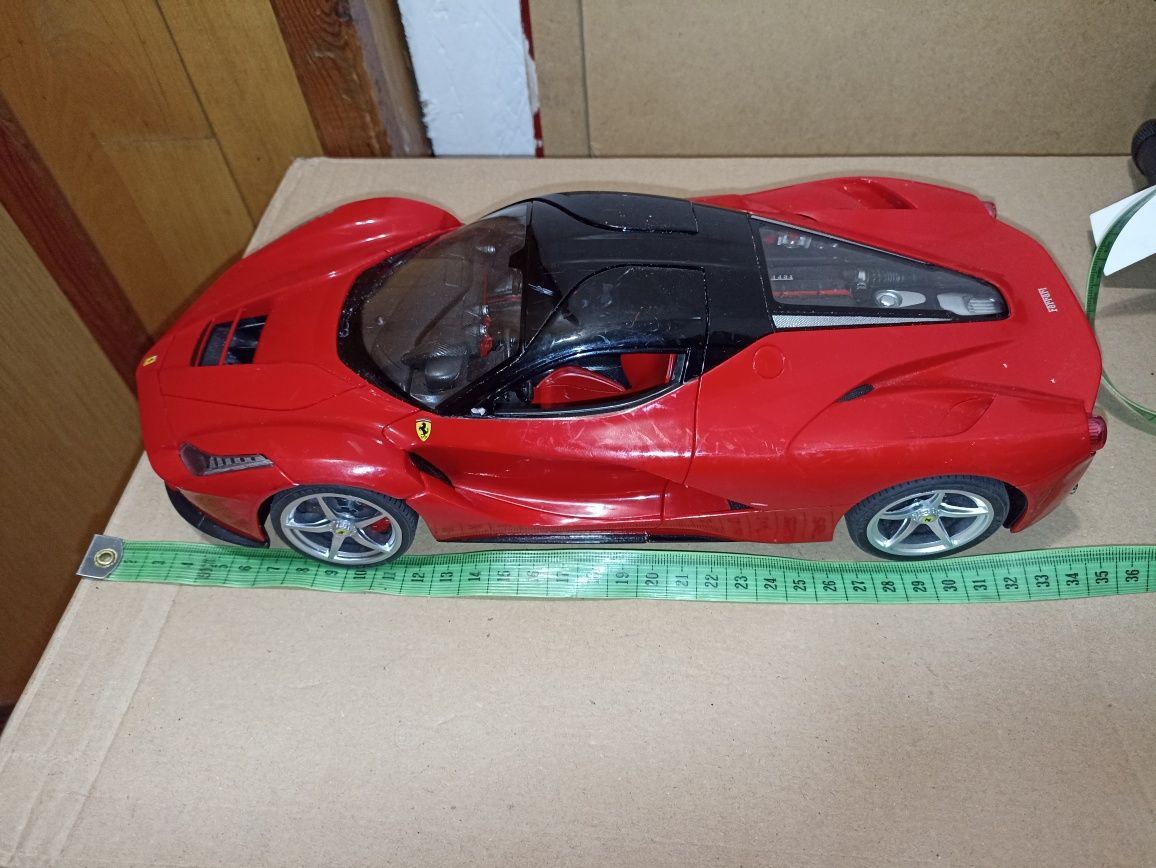 Duży model samochodu Ferrari LaFerrari skala 1:14