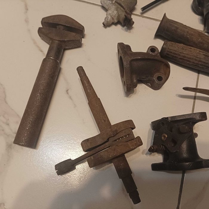 Wiertarka ręczna swidry stare narzędzia klucz francuski