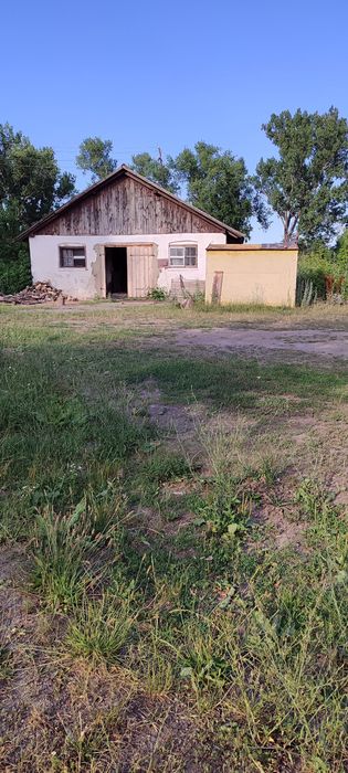 Здається, ферма для свиноводства або корівника