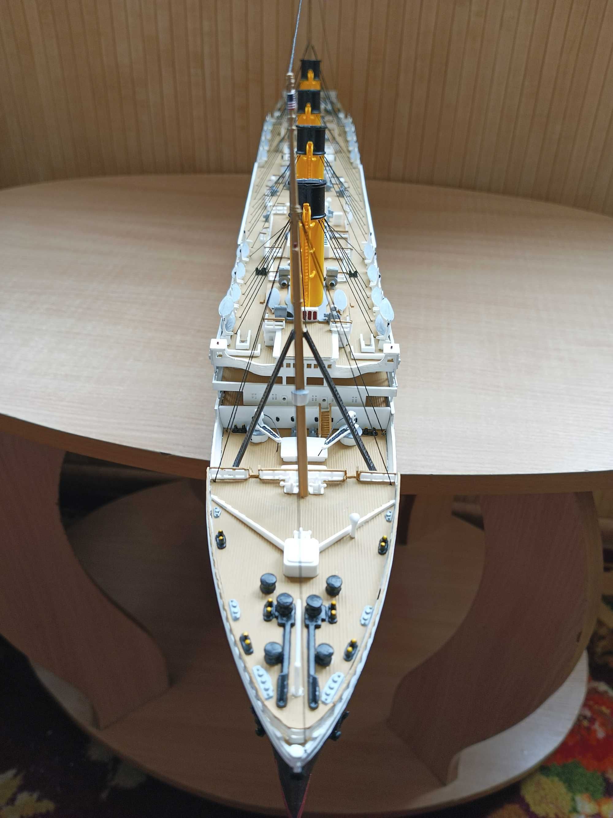Модель корабля Титаник (Titanic) в масштабе 1/400 (длина 67 см)