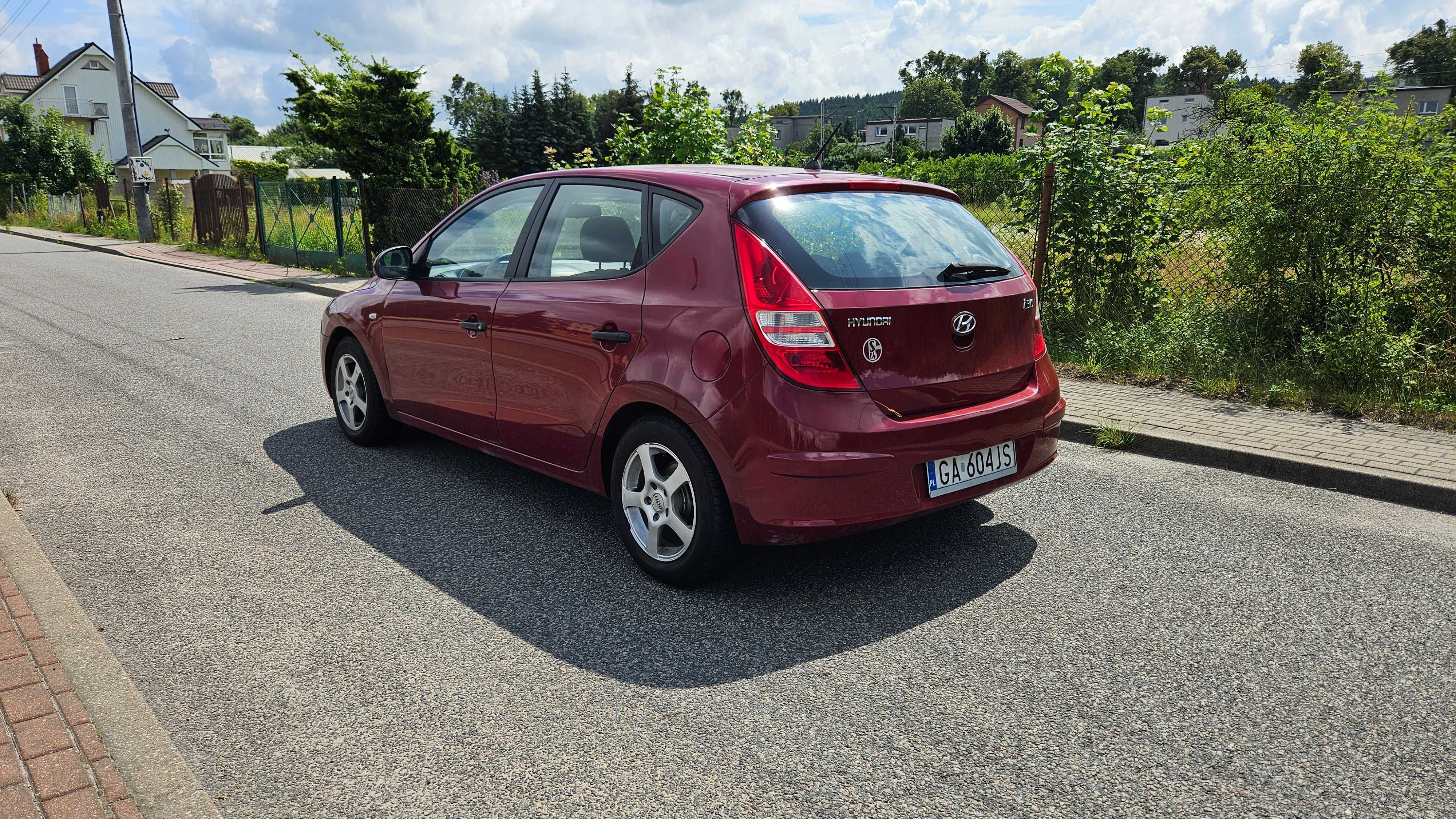 Hyundai i30 1.4 Benz / Klima / Szyberdach / Zadbany