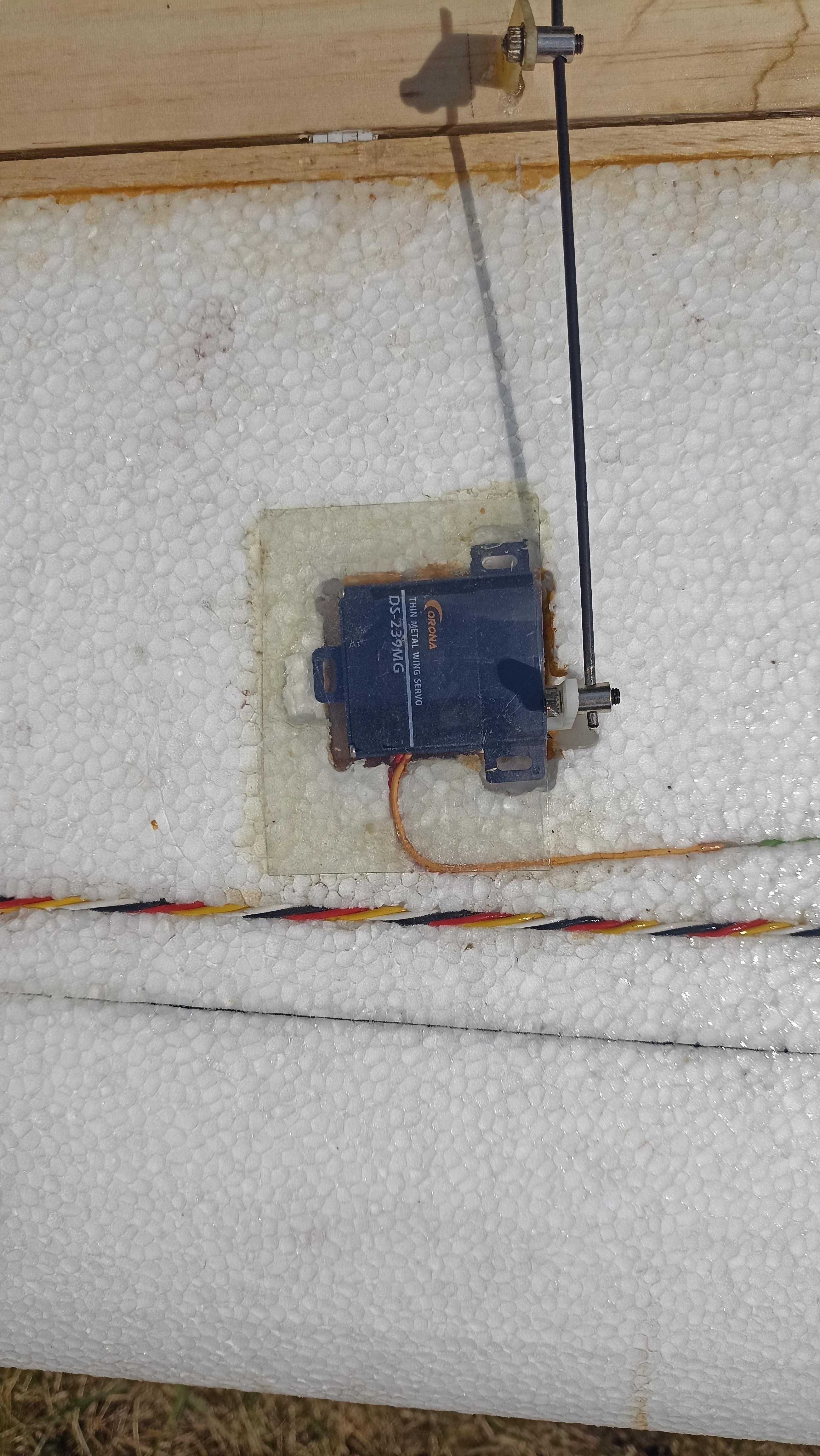 Sprzedam skrzydełko FPV VEGA 160cm kupione w napolskimniebie.
