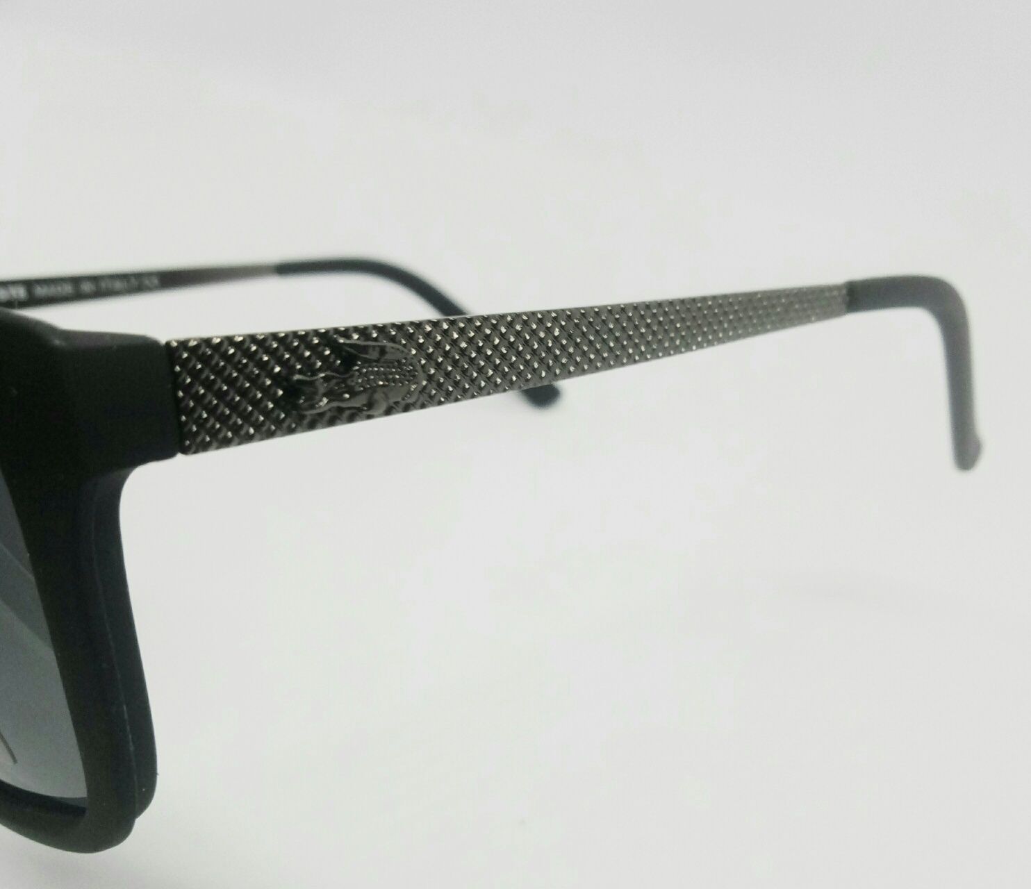 Lacoste стильные мужские очки чёрный мат дужки серый металл