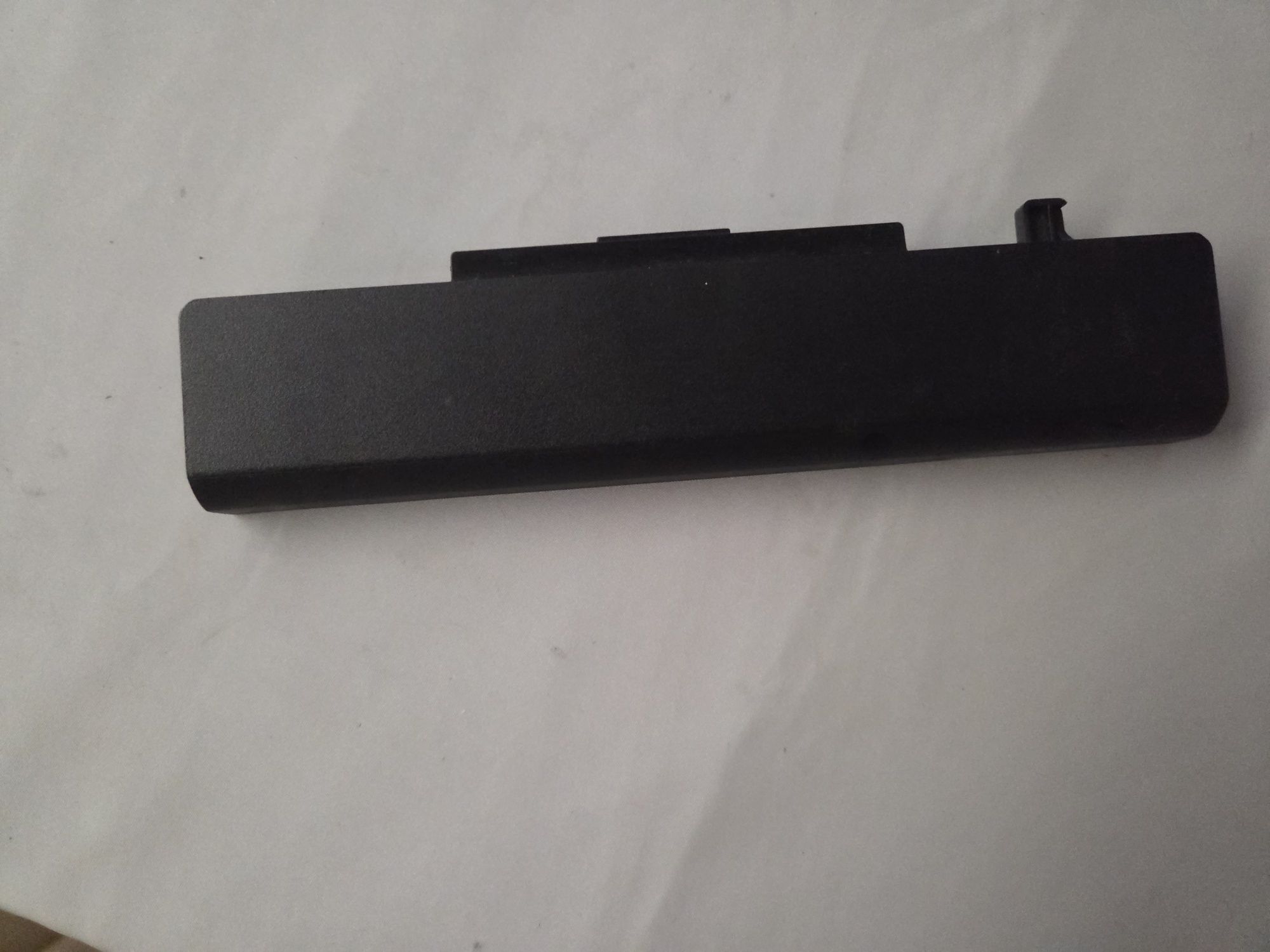 Sprzedam orginalną baterię do Laptopa LENOVO B590
