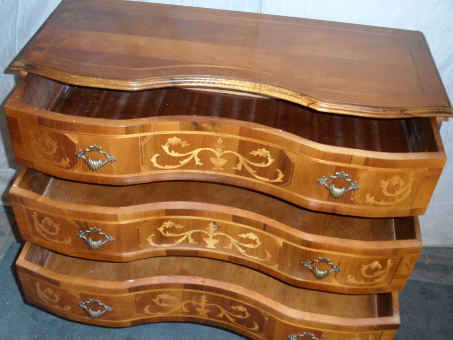 Komoda Intarsjowana Rumunka Mosiężne Okucia  z Niemiec