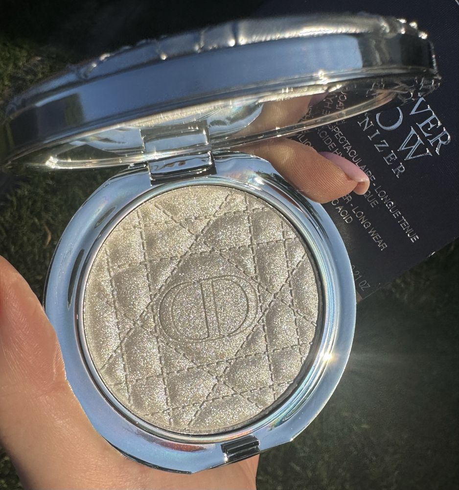 Хайлайтер сяючий Dior Forever 06