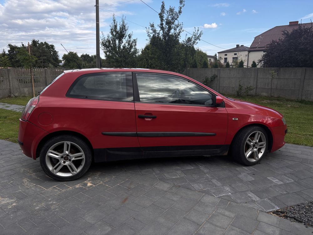 Fiat stilo 1,4 czerwony