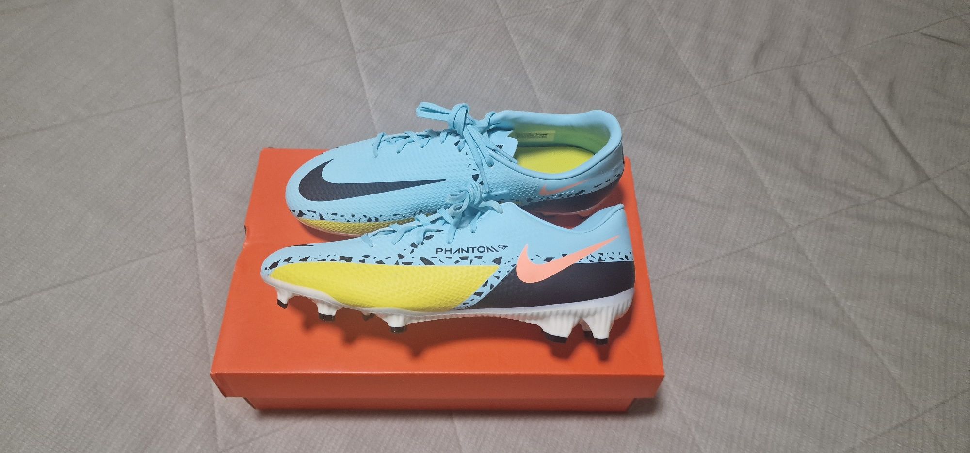 Chuteiras nike sem qualquer uso