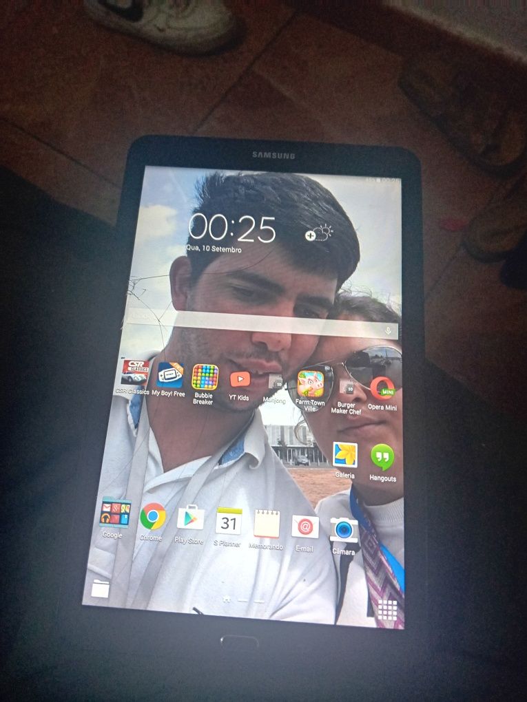 Estou a vender tabt Samsung