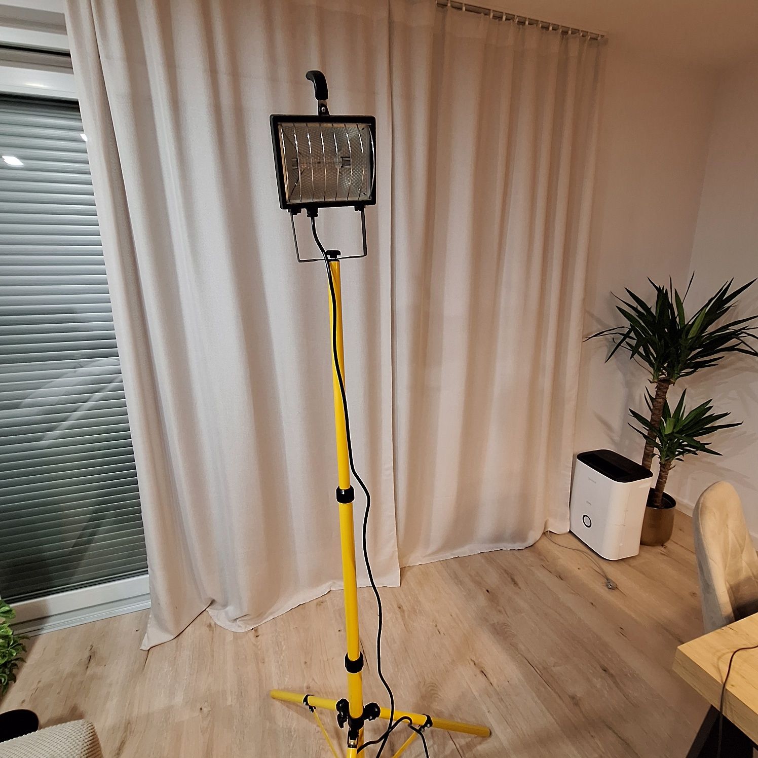 Lampa halogenowa