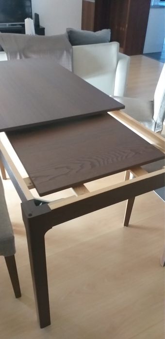 Mesa sala com cadeiras