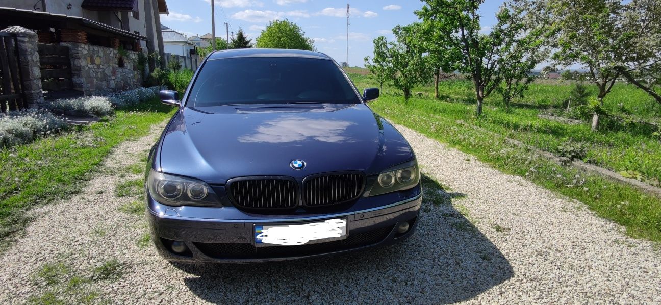 BMW e740I Restyl