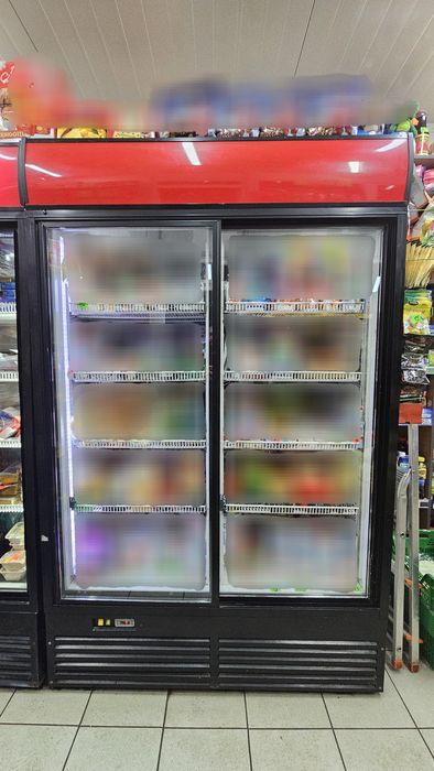 Холодильна шафа , Вітрина холодильна