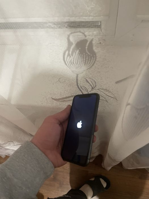 Продам iphone 11