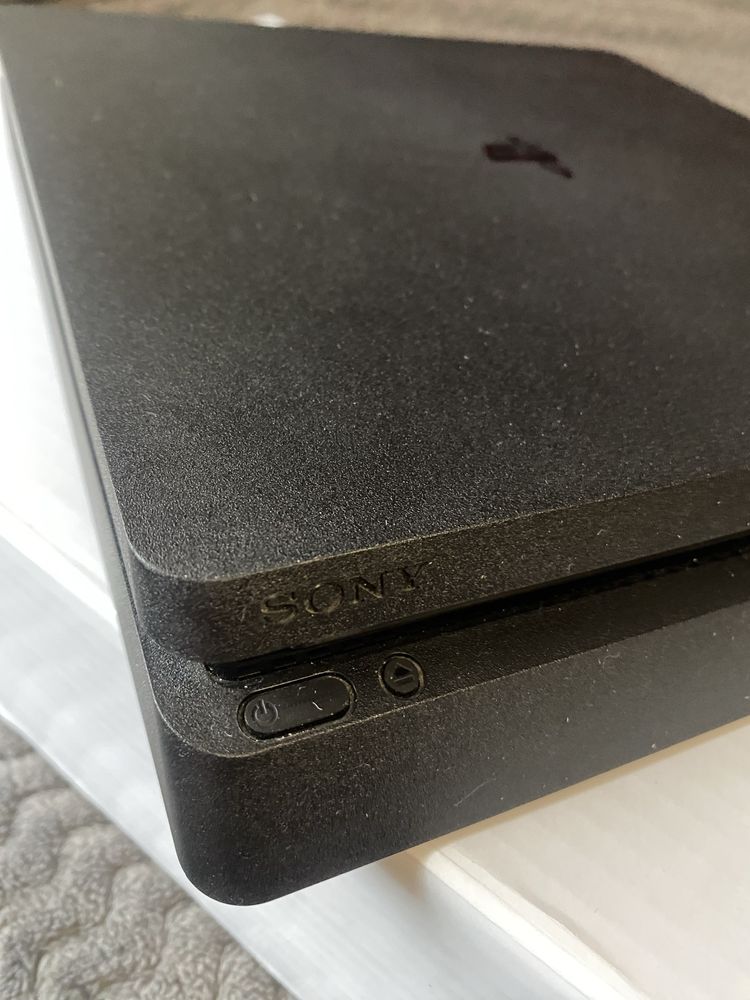 PlayStation 4 500 g slim