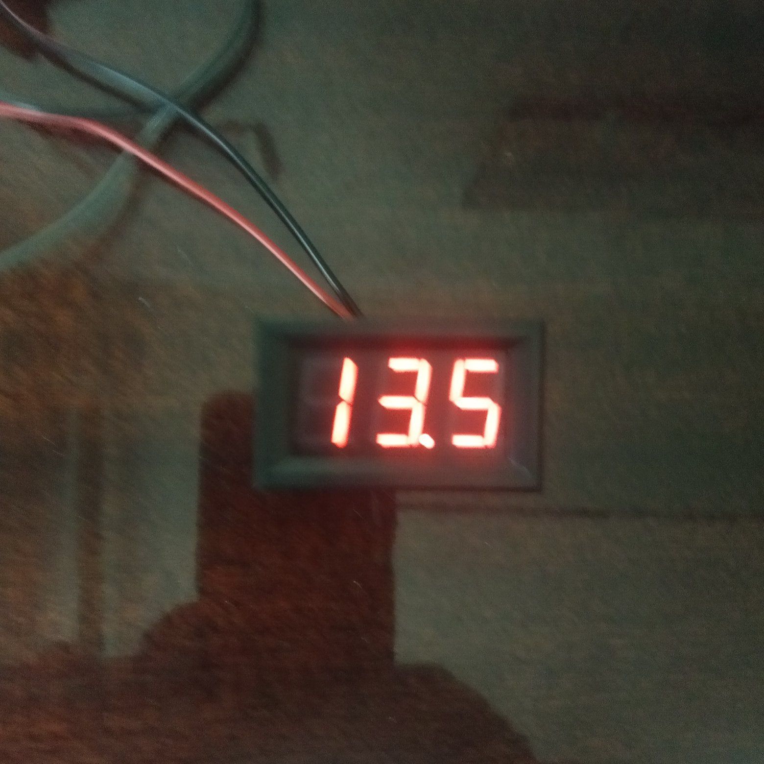 Блок питания 3.7-13.5 вольта, 100 мА.