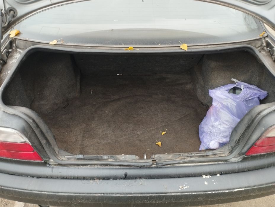 Продам BMW E36 на полном ходу сел и поехал