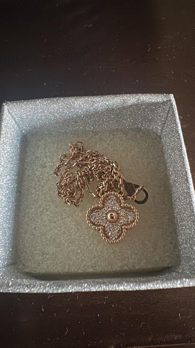 Vendo colar Van & Cleef