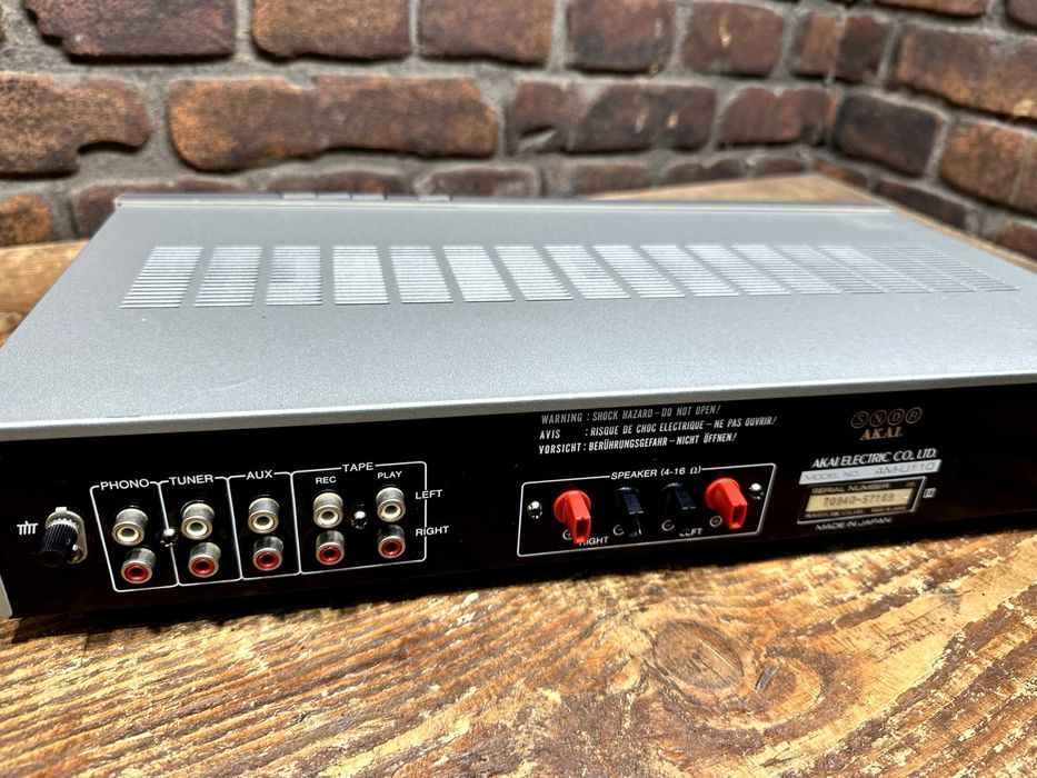 Wzmacniacz Stereo Akai AM-U110