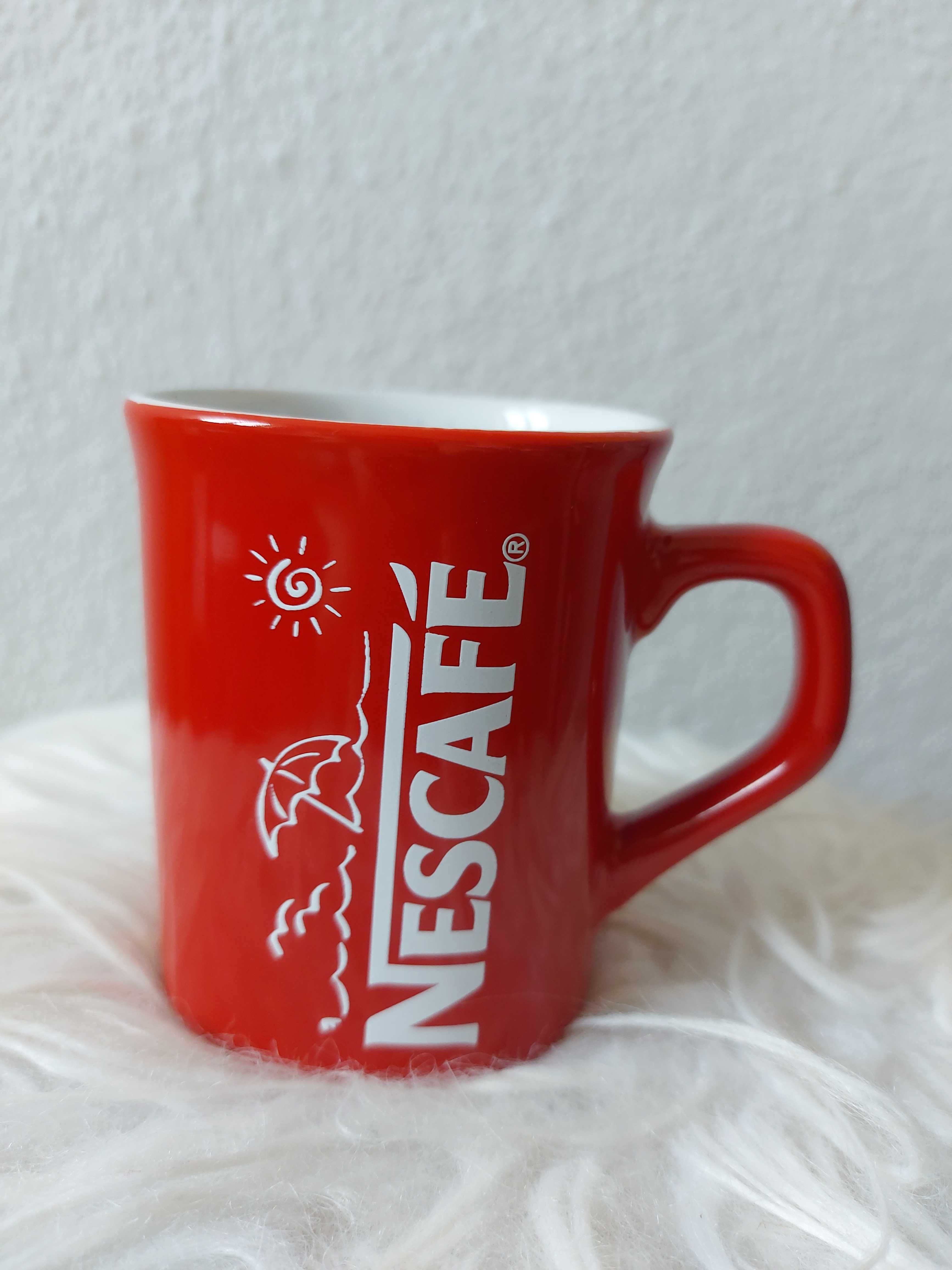 Kubek Nescafe czerwony.