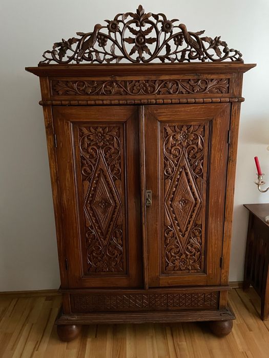 Oryginalny kredens z Indonezji, antyk