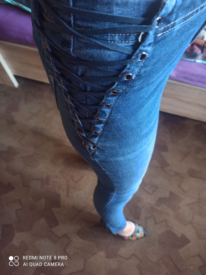 Jeans sznurowane roz S