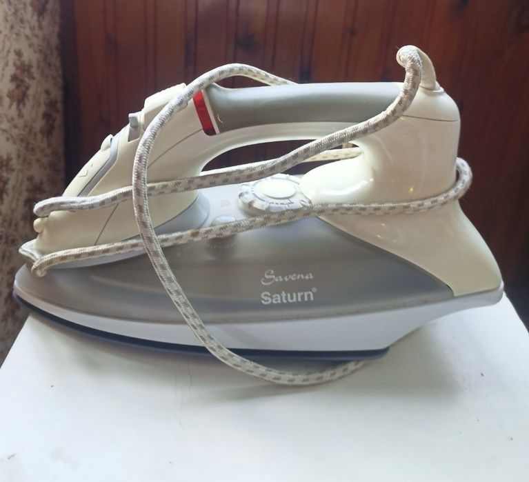 Утюг Saturn ST-1100