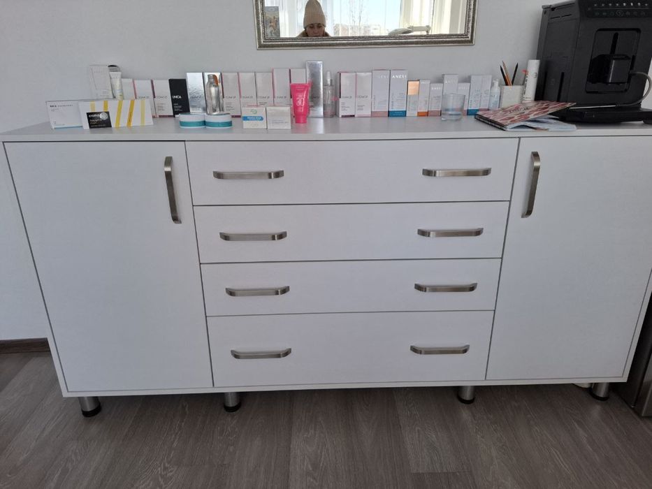 Диван розкладний,стіл, комод