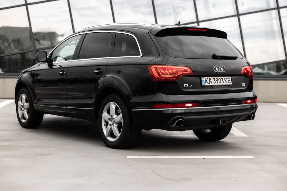 Продам Audi Q7 2013
