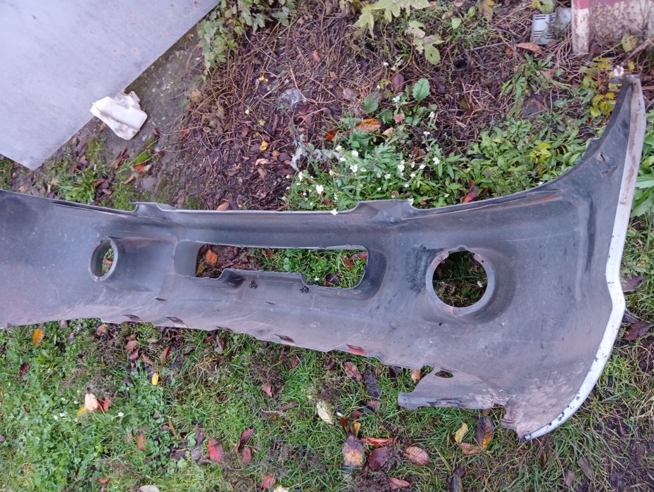 Передній бампер Hyundai Santa Fe 2000-2006