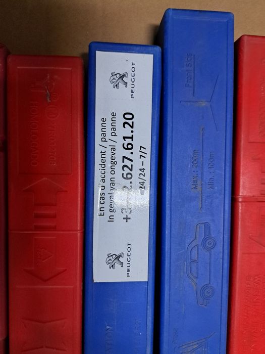 Trójkąt ostrzegawczy BMW, AUDI