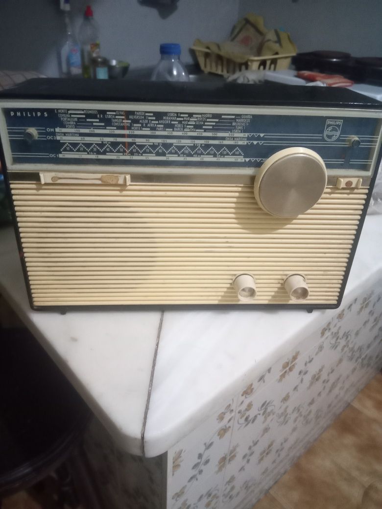 Radio Philips funciona a pilhas
