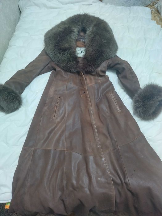 Продам шапку черную женскую из песца