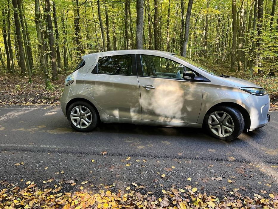 Renault zoe 41kwh 2017р запас ходу 300км