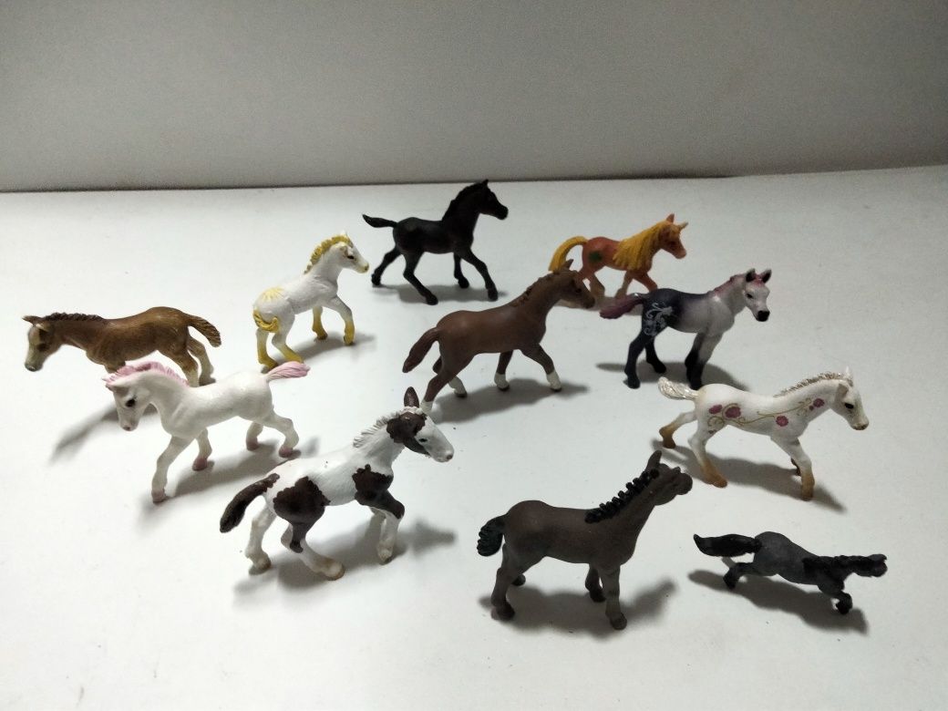 Schleich młode konie