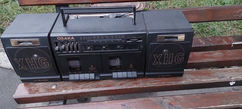 Музыкальный центр все 3штучки  есть в наличии,