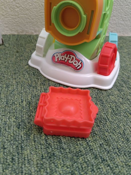 Plasticina Play-Doh Fábrica de Massa Kitchen Creations - B9013