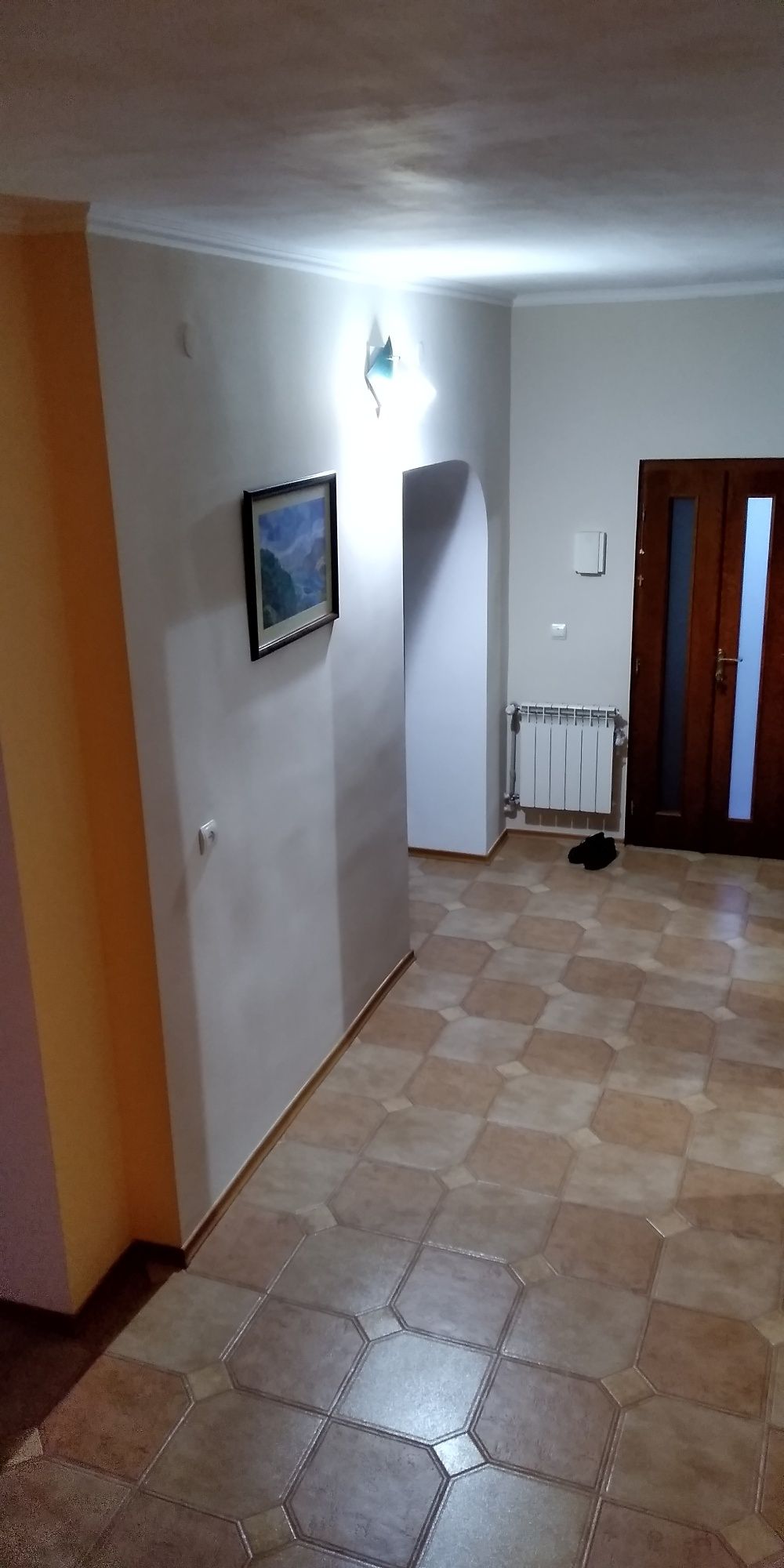 Продається  гарний та уютний будинок в м.Берегово