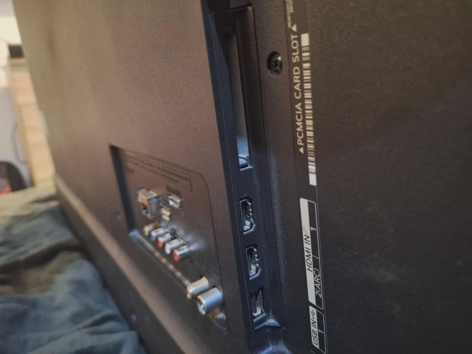 Sprzedam telewizor na części