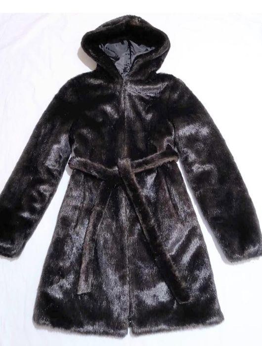 Шуба із штучного хутра з капюшоном