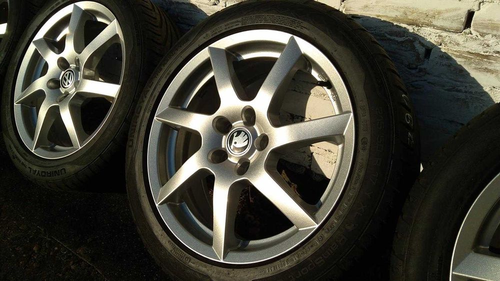 [791] GOLF OCTAVIA LEON 215/50/17 A4 A3 PASSAT Touran C w204 CLA 5x112