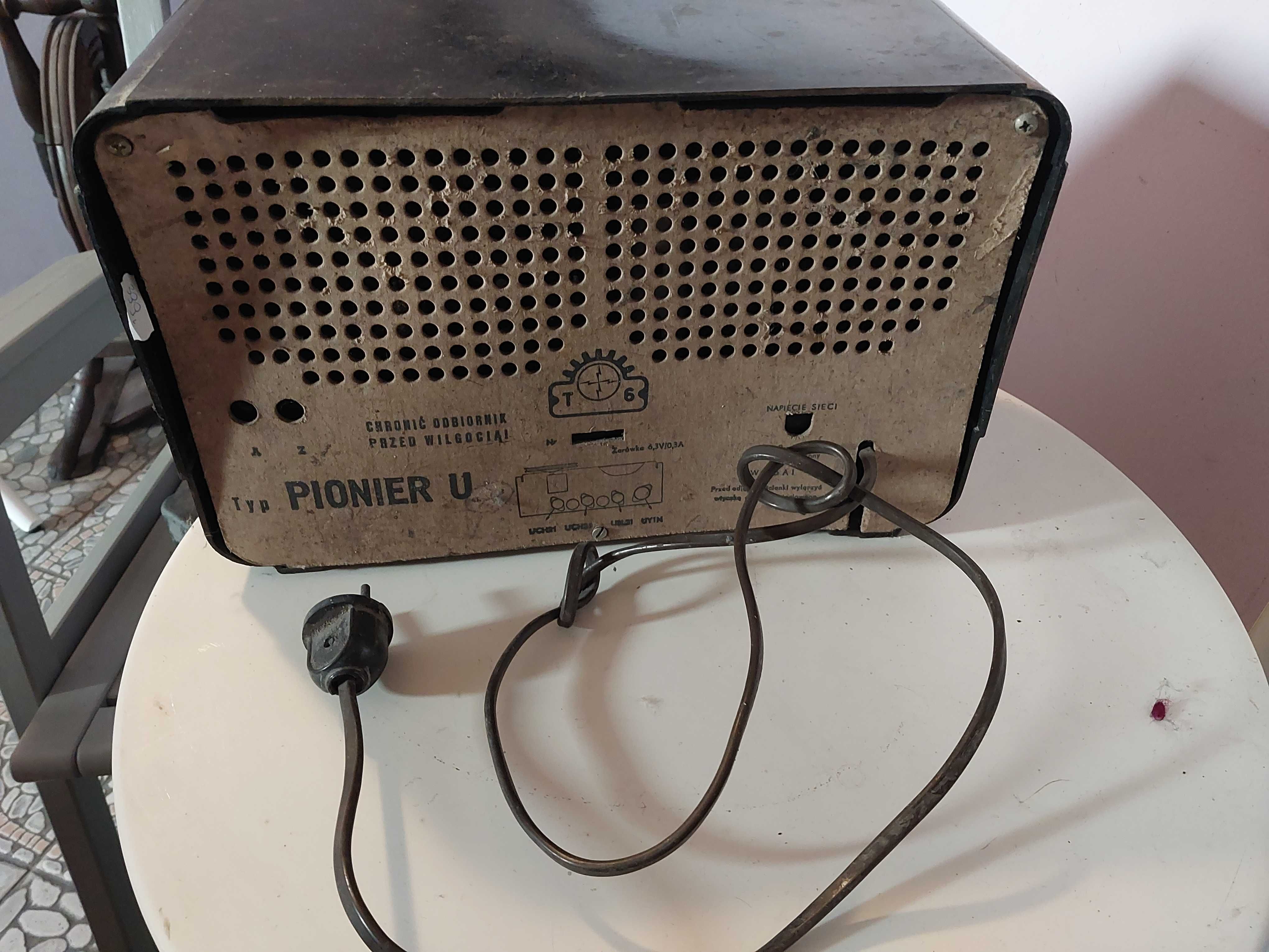 Stare zabytkowe radio lampowe bakelitowe odbiornik Pionier U