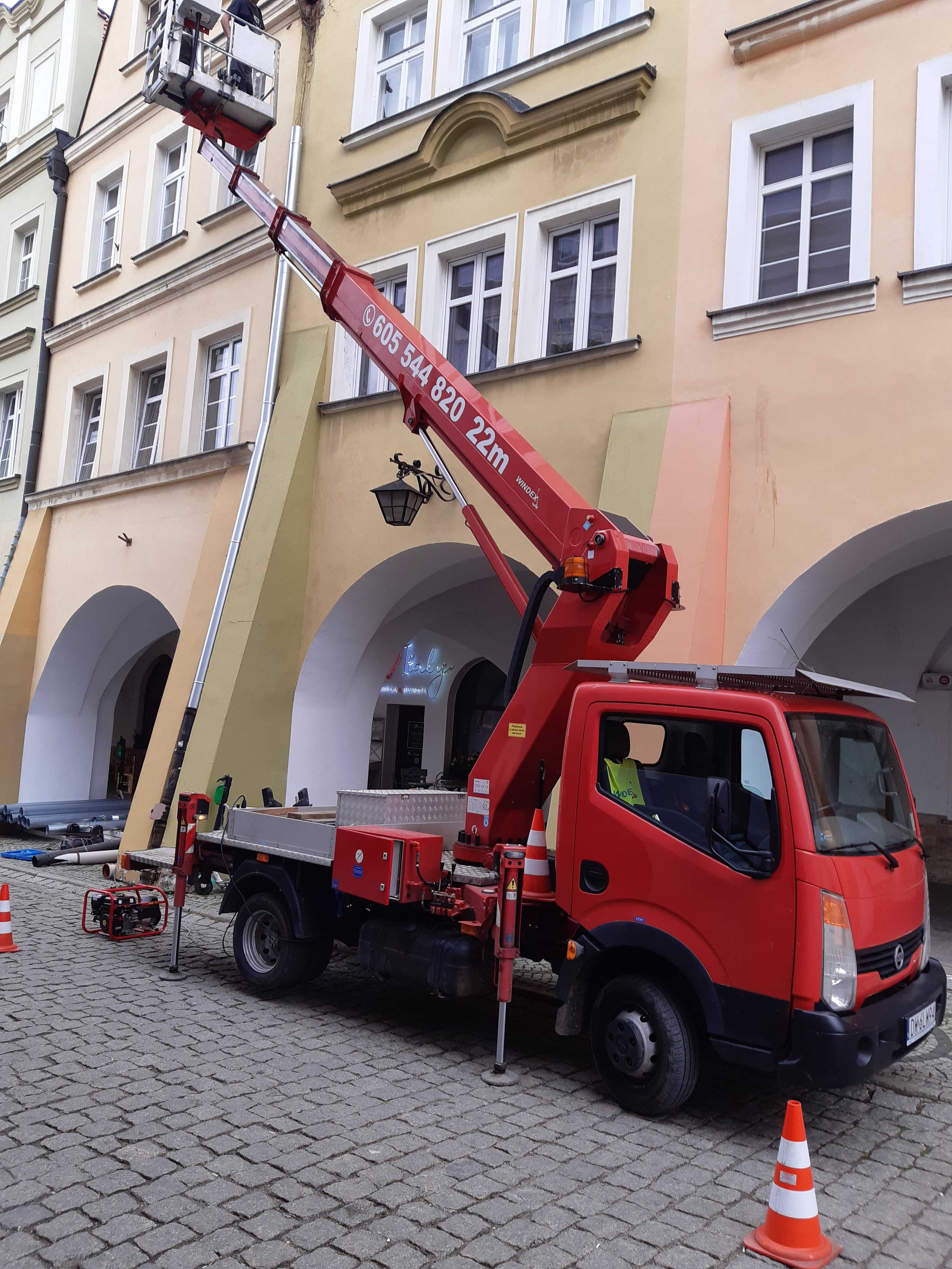 Podnośnik koszowy z operatorem,przycinanie drzew