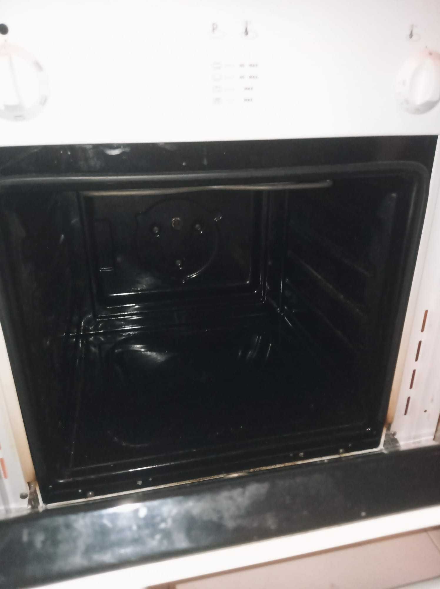 Forno Ele. + Placa Gás + Exaustor INDESIT (tudo a funcionar)